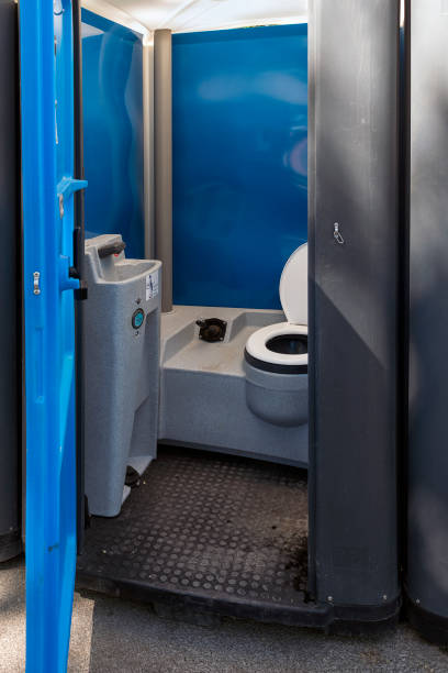 Best Portable restroom trailer rental  in Mercersburg, PA